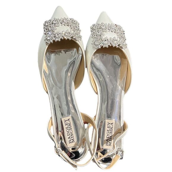 Badgley Mischka 6.5 White Satin Saga Crystal Flat Point Toe Slingbacks Silver - Picture 10 of 10